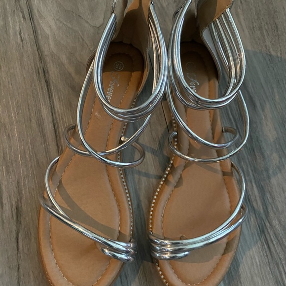 Metallic sandals - Picture 2 of 4